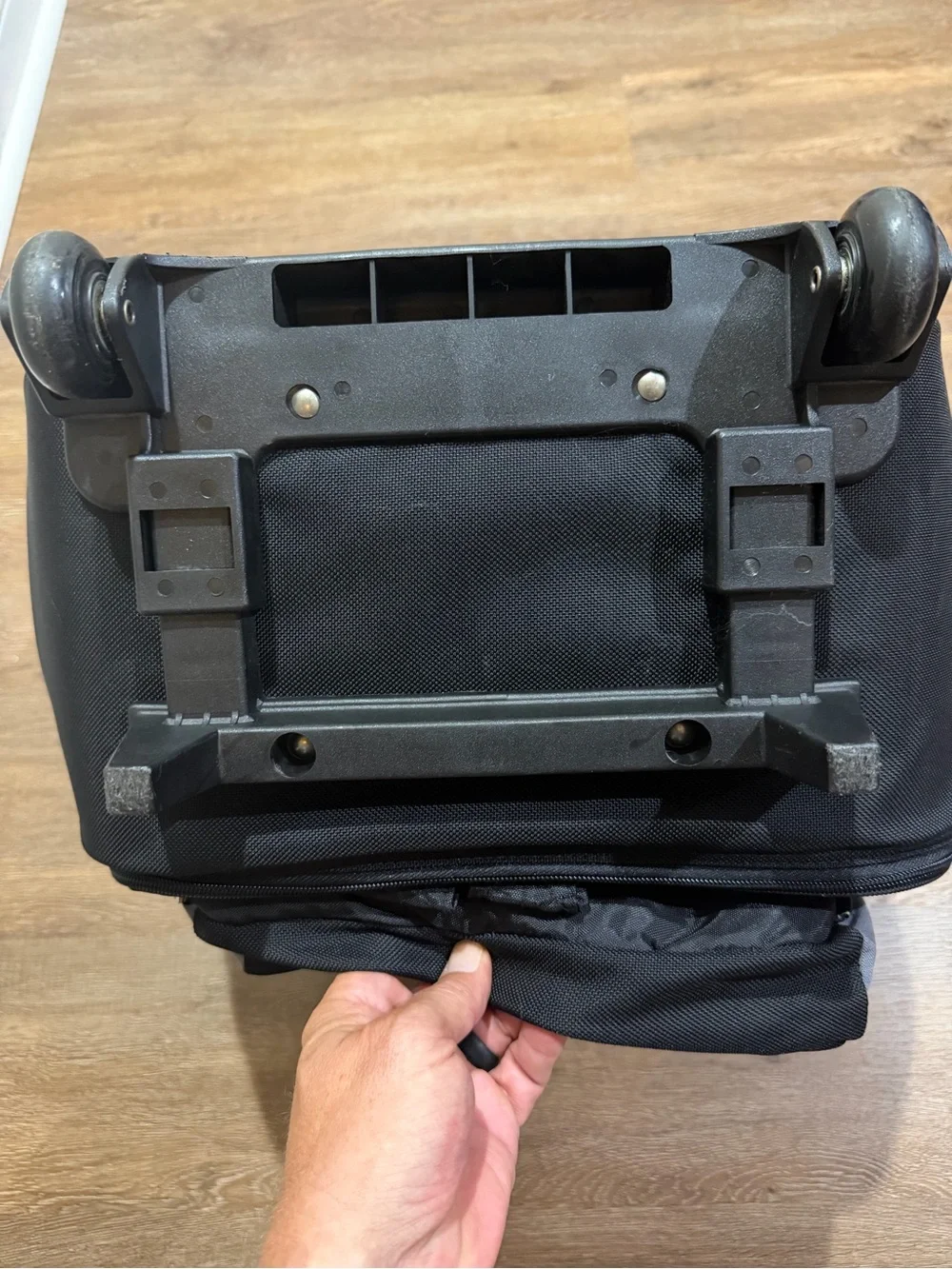 Nike Rolling Carry-On Suitcase w/Detachable Backpack Gray Black 22” Travel Bag